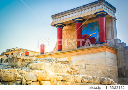 Knossos palace at Crete, Greece Knossos palace at Crete, Greece 143382182
