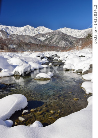 白馬村の雪景色 白馬村の雪景色 143383412
