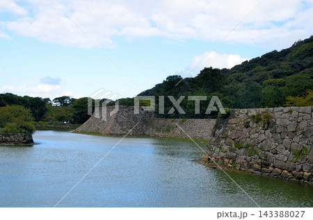 萩城跡 天守跡(天守台)と内堀 萩城跡 天守跡(天守台)と内堀 143388027