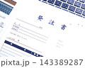 発注書 - 商品やサービスを購入する際に、購入者が販売者に対して発行する発注書（注文書） 143389287