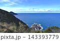 岬から望む海岸線と広がる青い海景色  143393779