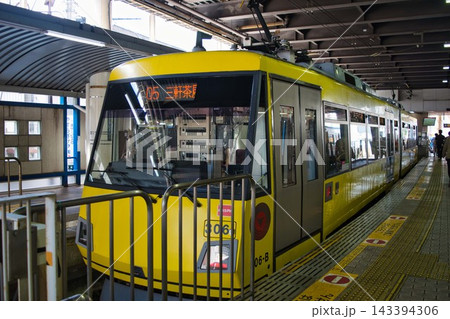 東急世田谷線　三軒茶屋駅　玉電カラー（黄色）　デハ306B　路面電車　現在 143394306