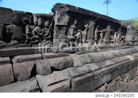 インドネシア ジャワ島 ジョグジャカルタ ボロブドゥール寺院 世界遺産 世界三大仏教遺跡 インドネシア ジャワ島 ジョグジャカルタ ボロブドゥール寺院 世界遺産 世界三大仏教遺跡 143395285
