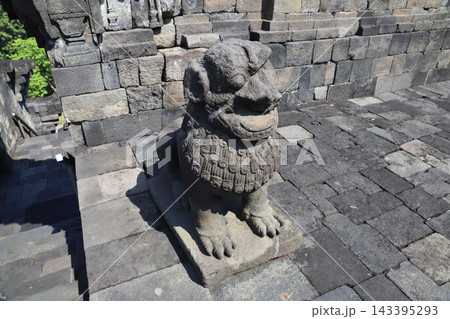 インドネシア ジャワ島 ジョグジャカルタ ボロブドゥール寺院 世界遺産 世界三大仏教遺跡 インドネシア ジャワ島 ジョグジャカルタ ボロブドゥール寺院 世界遺産 世界三大仏教遺跡 143395293