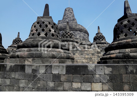 インドネシア ジャワ島 ジョグジャカルタ ボロブドゥール寺院 世界遺産 世界三大仏教遺跡 インドネシア ジャワ島 ジョグジャカルタ ボロブドゥール寺院 世界遺産 世界三大仏教遺跡 143395309