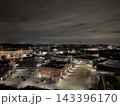 夜空と街明かりが広がる都市と工業地帯の夜景 143396170