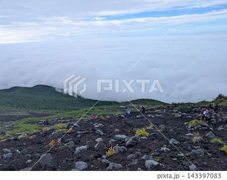 富士登山　富士山　富士宮ルート 143397083