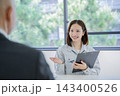 面接官　面接イメージ　再就職　シニア 143400526