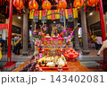 縁日 祭壇 お寺 143402081