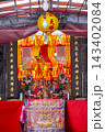 縁日 祭壇 お寺 143402084