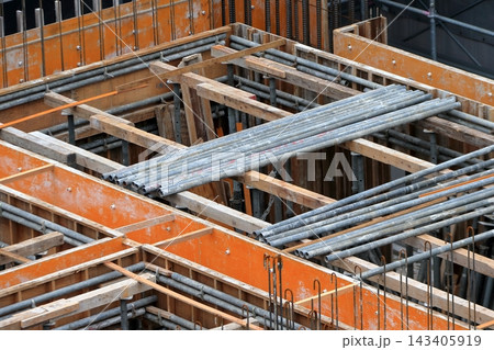 集合住宅の躯体工事(型枠工事のスラブ上げ) イメージ 集合住宅の躯体工事(型枠工事のスラブ上げ) イメージ 143405919