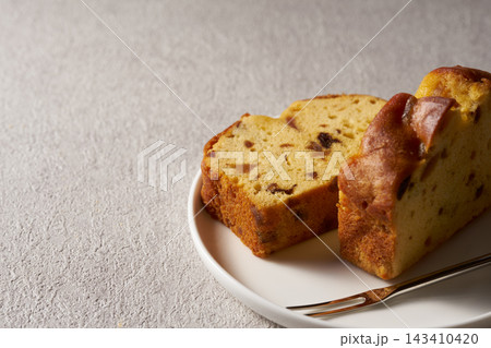 ドライフルーツのパウンドケーキ イメージ ドライフルーツのパウンドケーキ イメージ 143410420