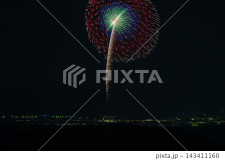 夜空を鮮やかに染め上げる静岡県袋井市のふくろい遠州の花火大会(静岡県) 夜空を鮮やかに染め上げる静岡県袋井市のふくろい遠州の花火大会(静岡県) 143411160