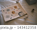 ハロウィンのスタンプを押した布製巾着袋 143412358