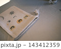 手作りスタンプで飾ったハロウィンの巾着袋 143412359