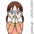 体調不良の女の子 143413497