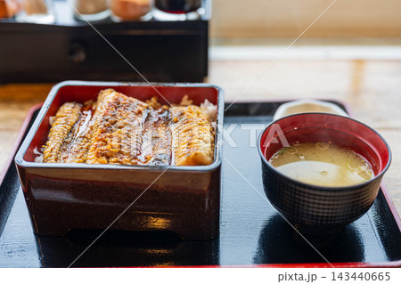 黒ハモ丼 143440665