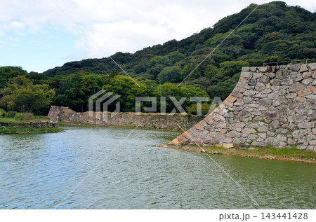 萩城跡 天守跡(天守台)と内堀 萩城跡 天守跡(天守台)と内堀 143441428