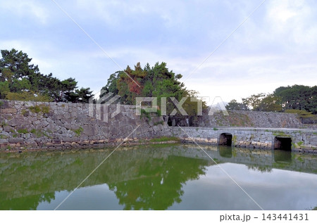 萩城跡 御本丸御門跡・極楽橋 萩城跡 御本丸御門跡・極楽橋 143441431
