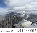 エギーユ・デュ・ミディから望むアルプスの山々と氷河 143444697
