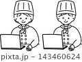 PC操作をする洋食料理人(線画) 143460624