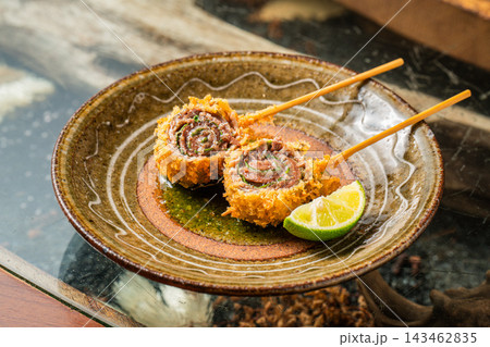 サクッと揚がった旬のサンマの串カツ(串揚げ) サクッと揚がった旬のサンマの串カツ(串揚げ) 143462835