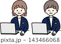 PC作業をするサービス業スタッフ 143466068