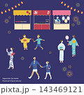 夜の夏祭りと花火を楽しむ人々のイラスト	 143469121