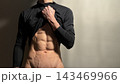 ⁠シックスパックと綺麗な肉体美の日本人男性 上半身⁠ 143469966