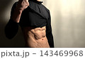 ⁠シックスパックと綺麗な肉体美の日本人男性 上半身⁠ 143469968