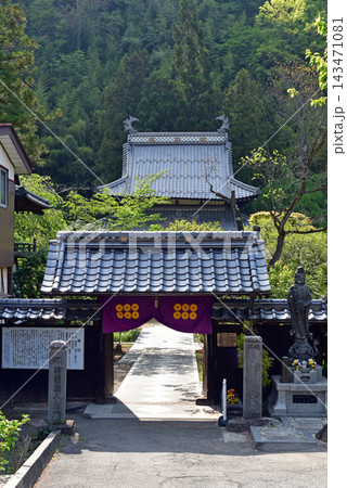 松代　恵明禅寺の山門 143471081