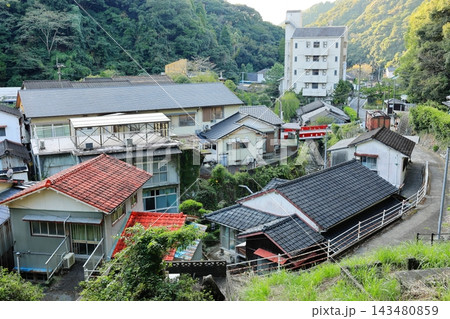 鹿児島県薩摩川内市の名湯 川内高城温泉のレトロな温泉街の街並み 鹿児島県薩摩川内市の名湯 川内高城温泉のレトロな温泉街の街並み 143480859