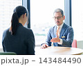 ビジネス　ミーティング　面接　面談 143484490
