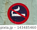 壁面に描かれた禁煙マーク 143485460