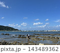 磯場で遊ぶ子供 143489362