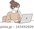 パソコンで作業する女性 143492609