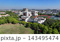 上海松江の近代的な大学キャンパスの空撮 143495474