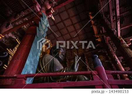 大仏殿を護る四天王 - 東大寺 大仏殿を護る四天王 - 東大寺 143498153