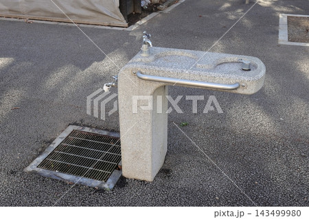 武蔵小杉の公園にある水飲み場 武蔵小杉の公園にある水飲み場 143499980