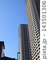 武蔵小杉の青空と高層マンション群 143501306