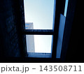 窓から見える空 143508711