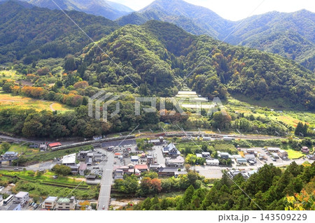 宝珠山 立石寺と山寺街風景 宝珠山 立石寺と山寺街風景 143509229