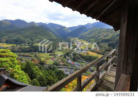宝珠山 立石寺と山寺街風景 宝珠山 立石寺と山寺街風景 143509231