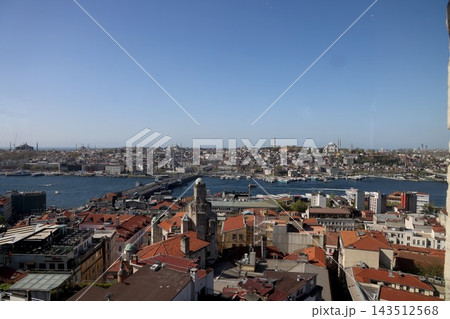 イスタンブールの旧市街と金角湾を望む都市景観 イスタンブールの旧市街と金角湾を望む都市景観 143512568