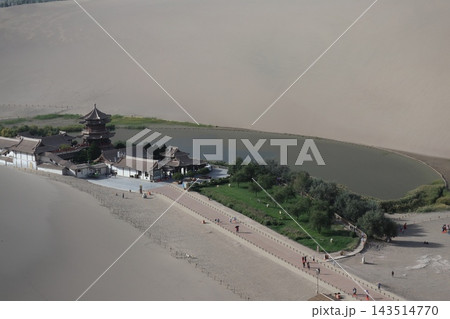 中国敦煌の鳴沙山の風景 中国敦煌の鳴沙山の風景 143514770