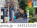 秋の御茶ノ水・外神田エリアの街並みと鮮やかなイチョウ並木（東京） 143515220
