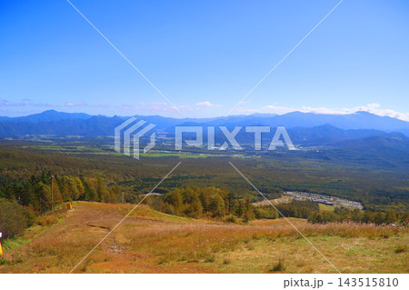 清里テラスからの眺望・野辺山高原（山梨県・北杜市） 143515810