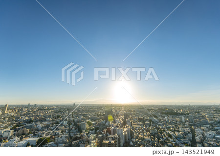 東京都世田谷区 三軒茶屋キャロットタワーから望む東京の都市風景と夕日 143521949