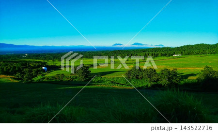雲海と連山を望む久住の朝 143522716