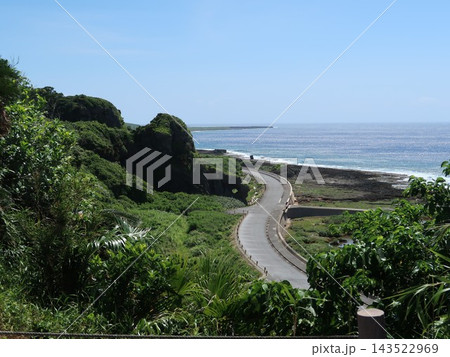 沖縄県久米島の海岸線 沖縄県久米島の海岸線 143522969
